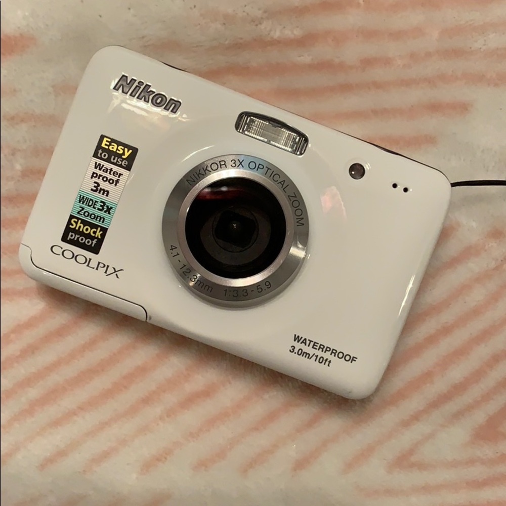Brand new Nikon waterproof camera 📸